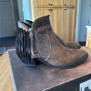 Circle G Brown Fringe Zipper Ankle Booties